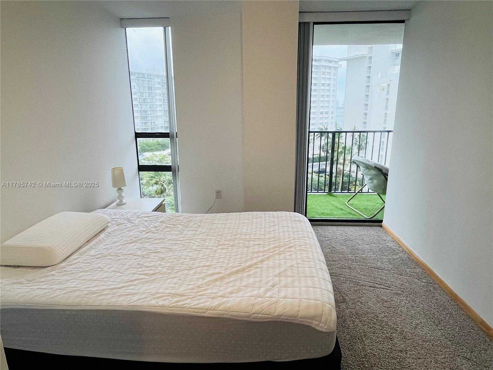 Small Image of 1450 BRICKELL BAY DR #811, Miami Number 11