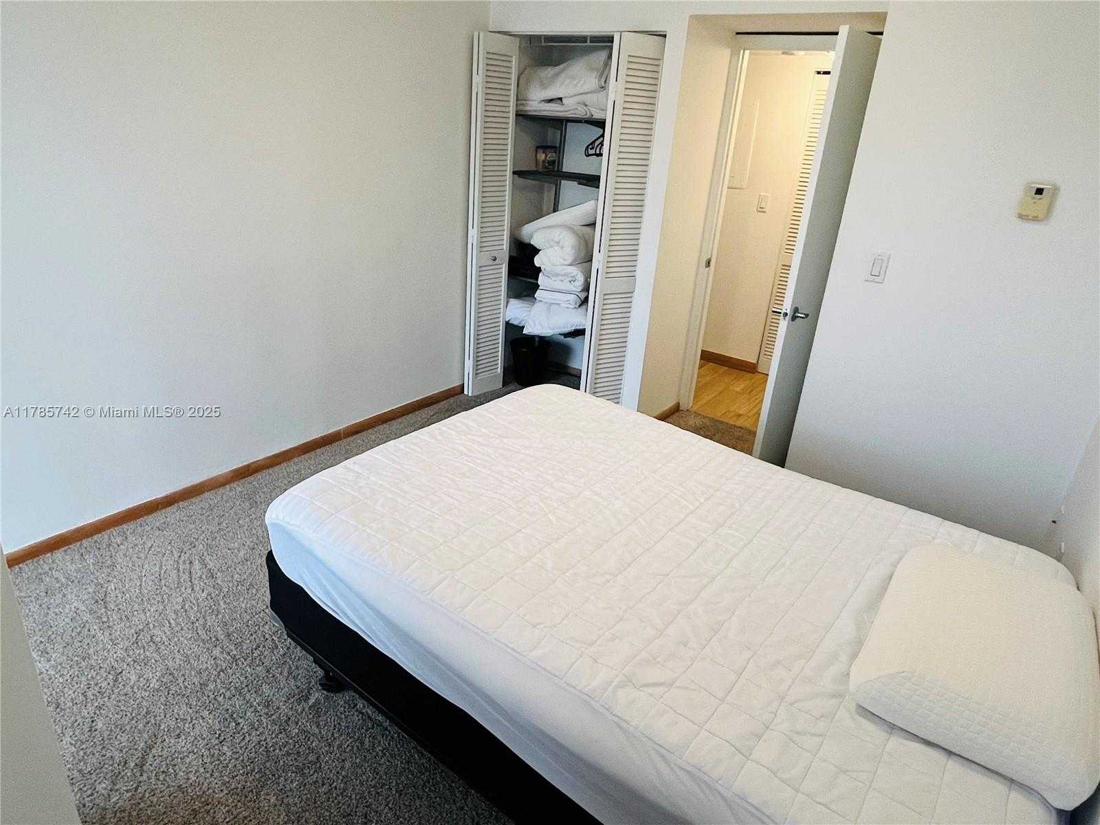 Small Image of 1450 BRICKELL BAY DR #811, Miami Number 12