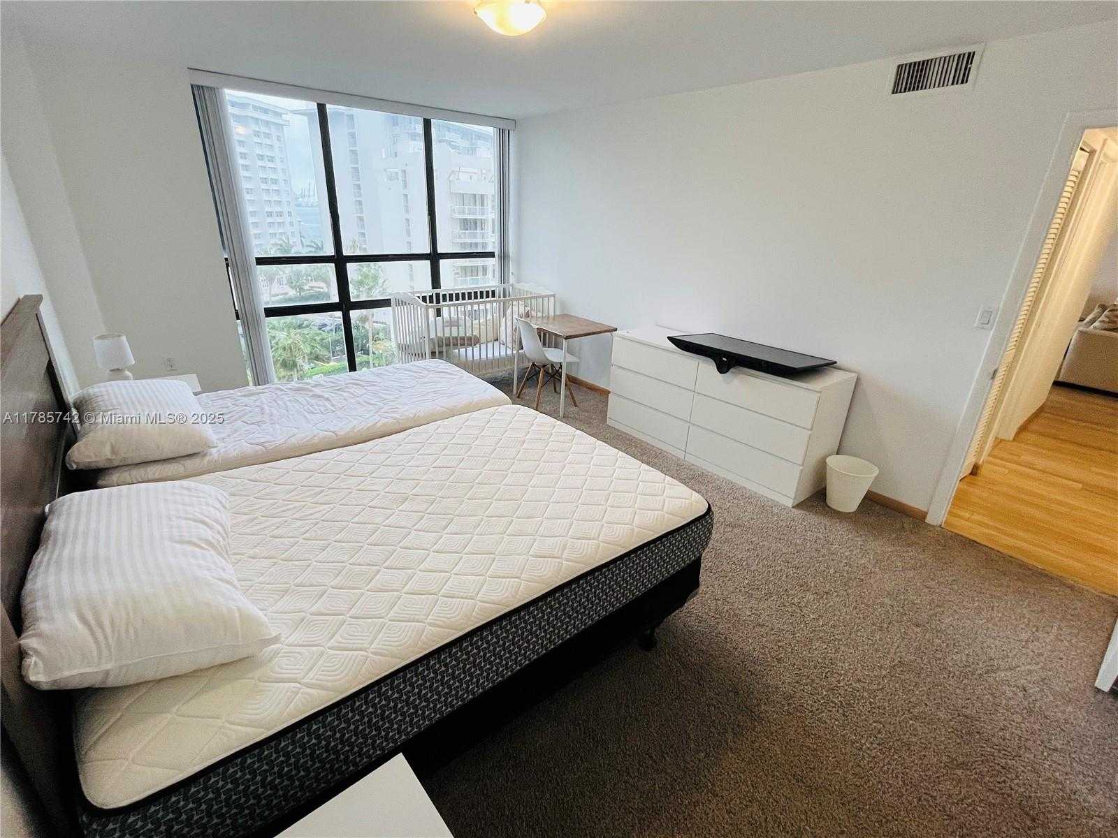 Small Image of 1450 BRICKELL BAY DR #811, Miami Number 15
