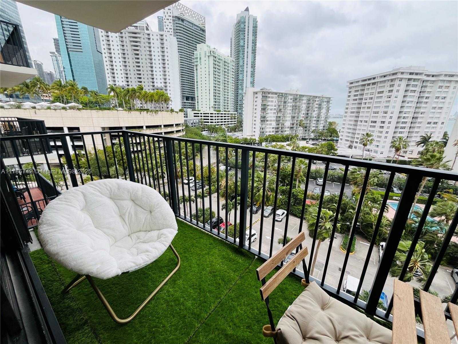 Small Image of 1450 BRICKELL BAY DR #811, Miami Number 24