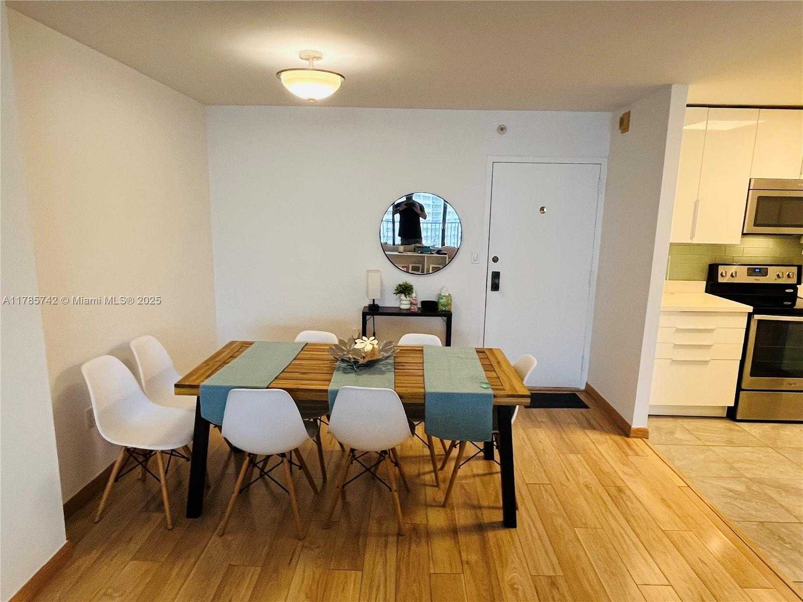 Small Image of 1450 BRICKELL BAY DR #811, Miami Number 6