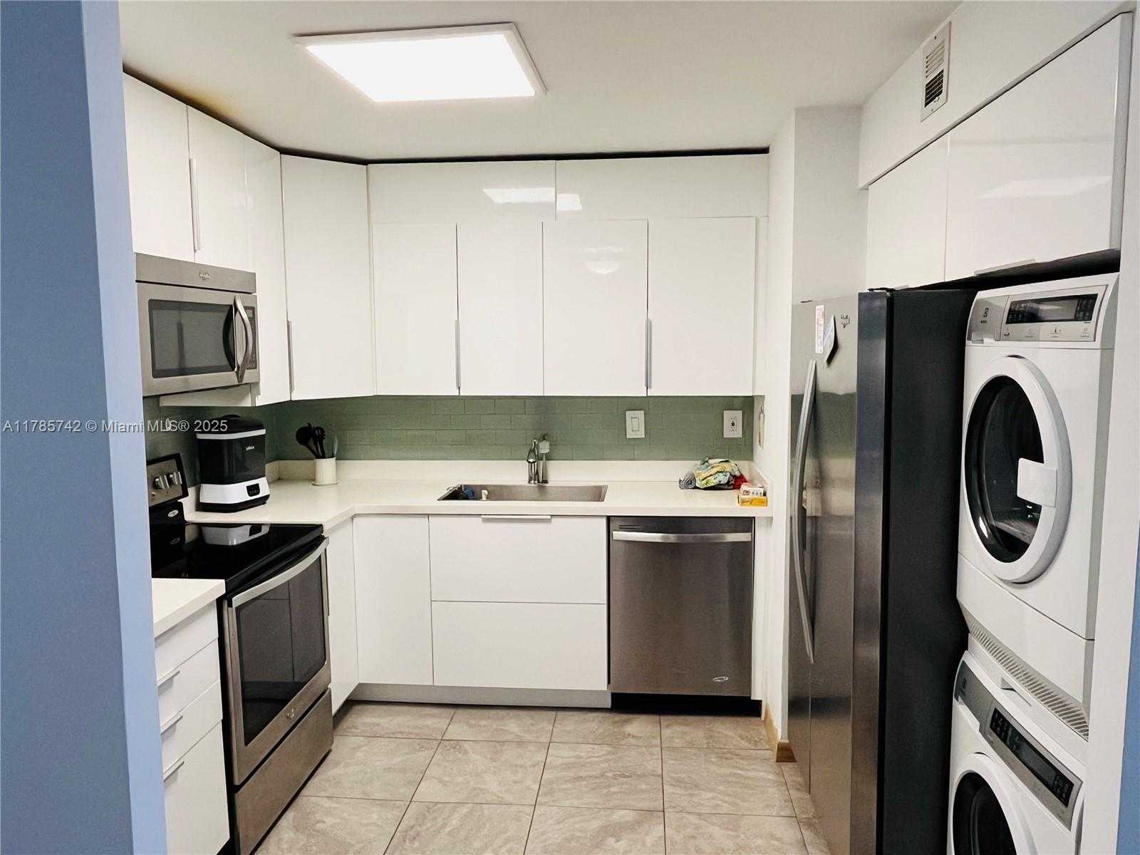 Small Image of 1450 BRICKELL BAY DR #811, Miami Number 7