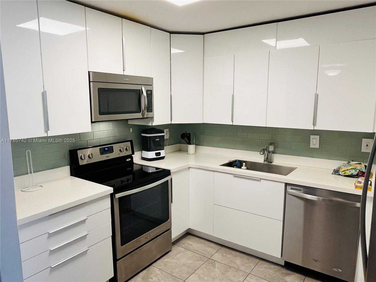 Small Image of 1450 BRICKELL BAY DR #811, Miami Number 8