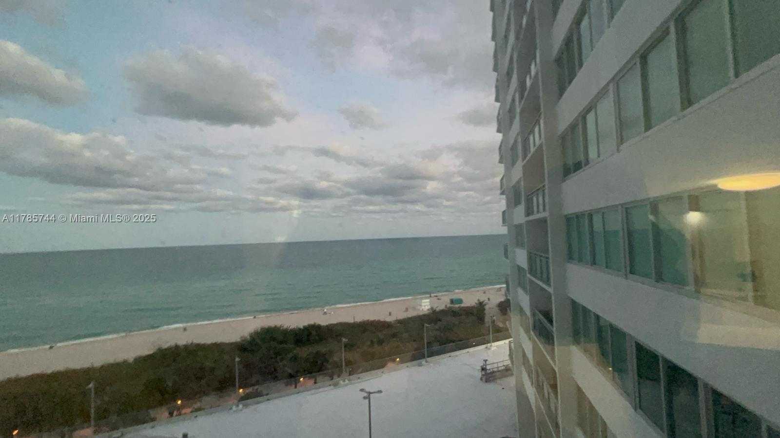 Small Image of 7135 COLLINS AVE #702, Miami Beach Number 18