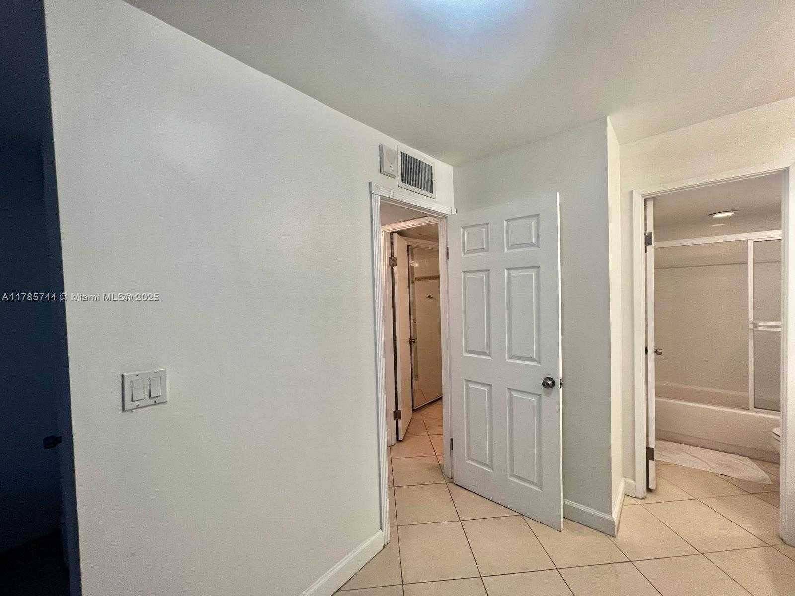 Small Image of 7135 COLLINS AVE #702, Miami Beach Number 19