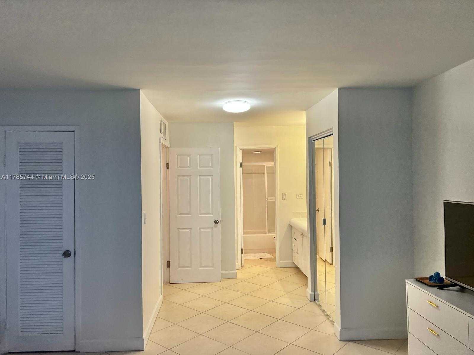 Small Image of 7135 COLLINS AVE #702, Miami Beach Number 20