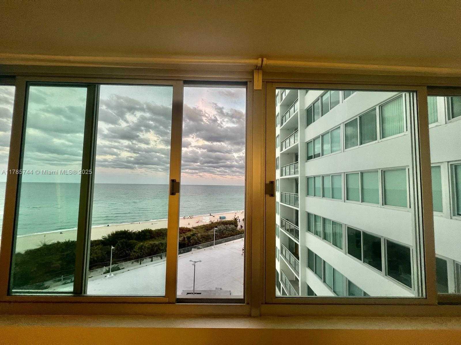 Small Image of 7135 COLLINS AVE #702, Miami Beach Number 26