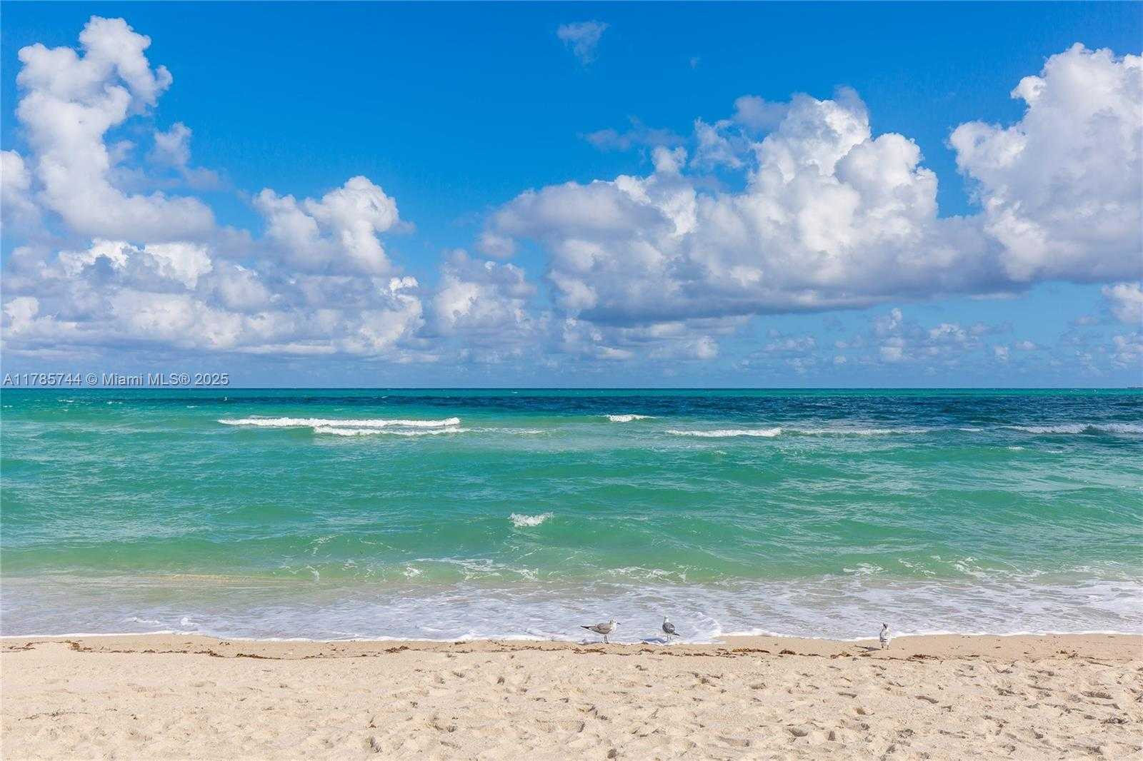Small Image of 7135 COLLINS AVE #702, Miami Beach Number 3