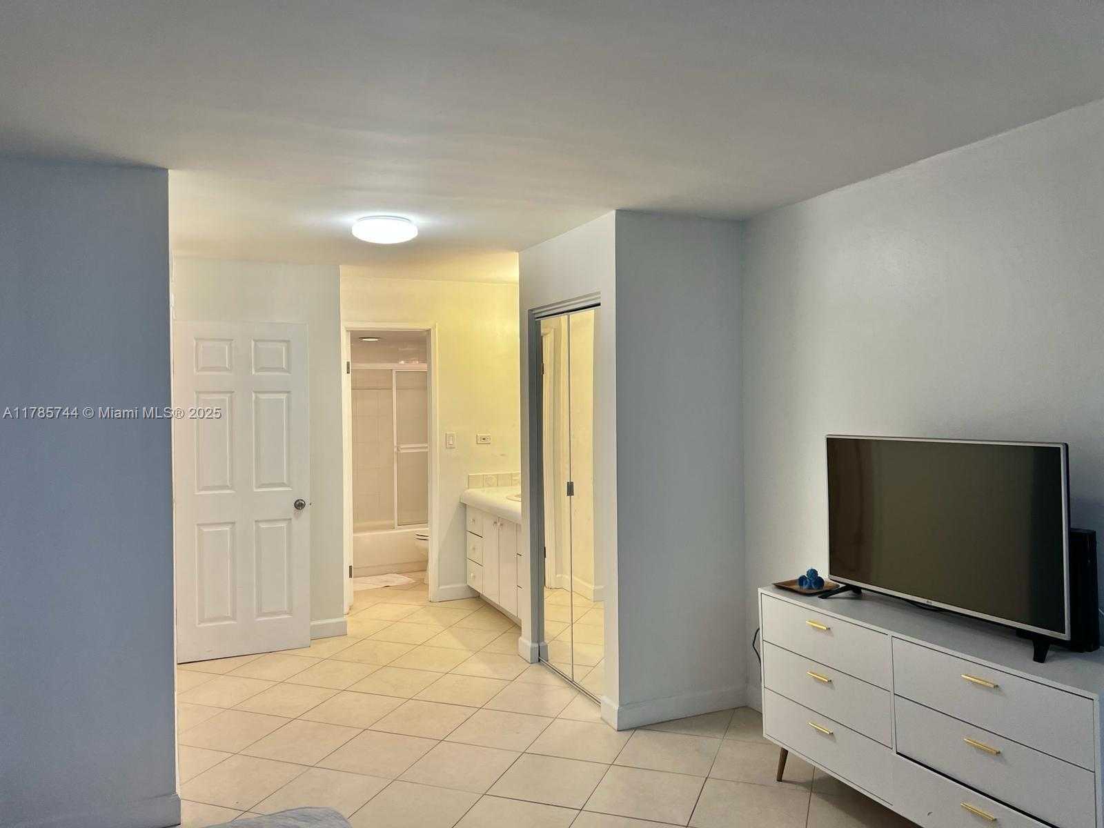 Small Image of 7135 COLLINS AVE #702, Miami Beach Number 30