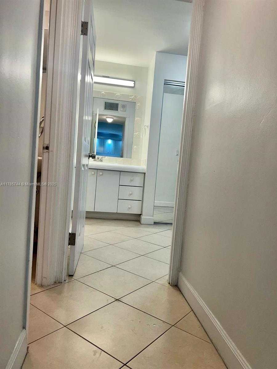 Small Image of 7135 COLLINS AVE #702, Miami Beach Number 34