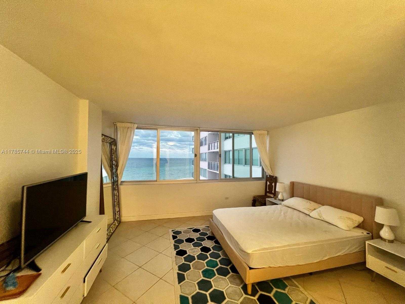 Small Image of 7135 COLLINS AVE #702, Miami Beach Number 35