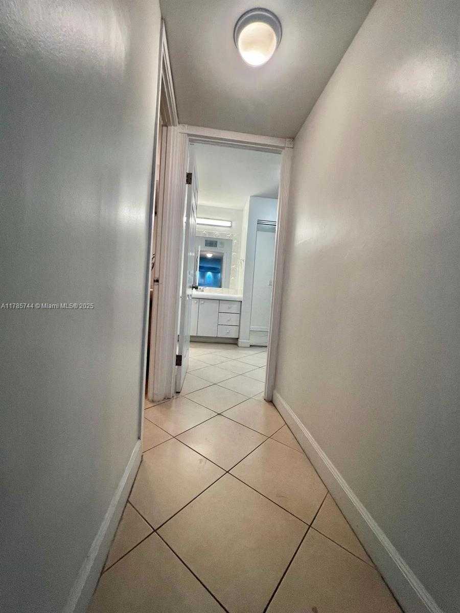 Small Image of 7135 COLLINS AVE #702, Miami Beach Number 36