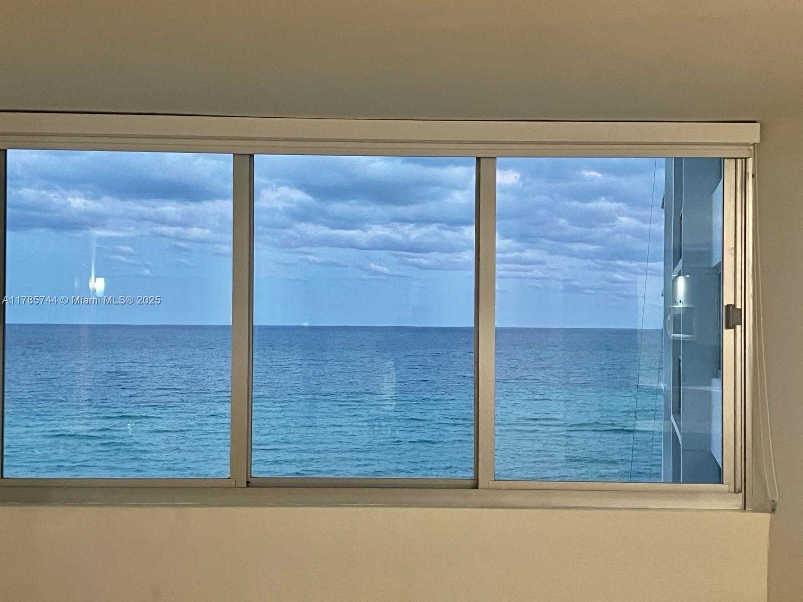 Small Image of 7135 COLLINS AVE #702, Miami Beach Number 40
