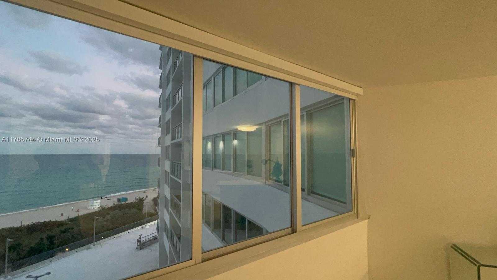 Small Image of 7135 COLLINS AVE #702, Miami Beach Number 41
