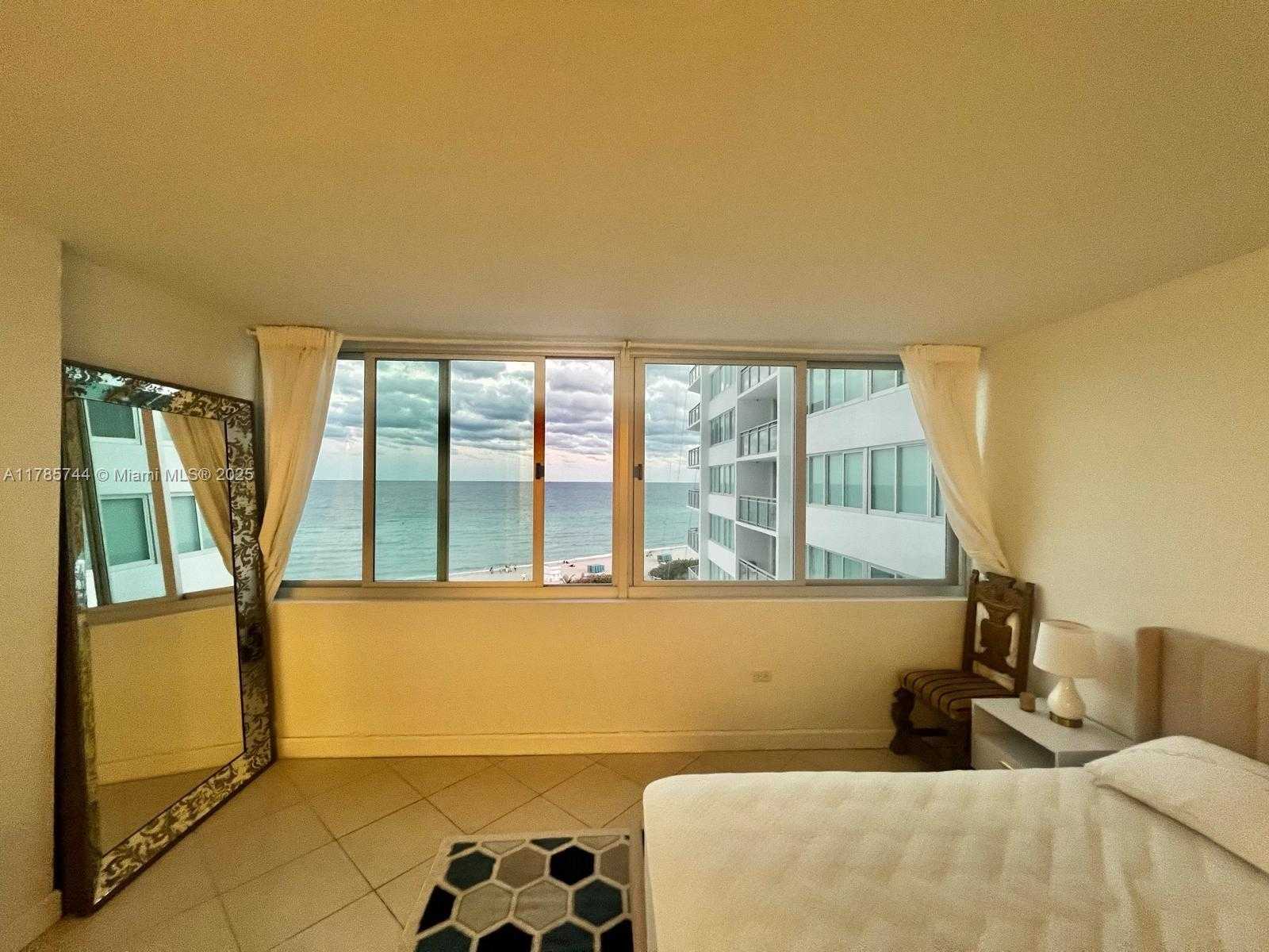 Small Image of 7135 COLLINS AVE #702, Miami Beach Number 44
