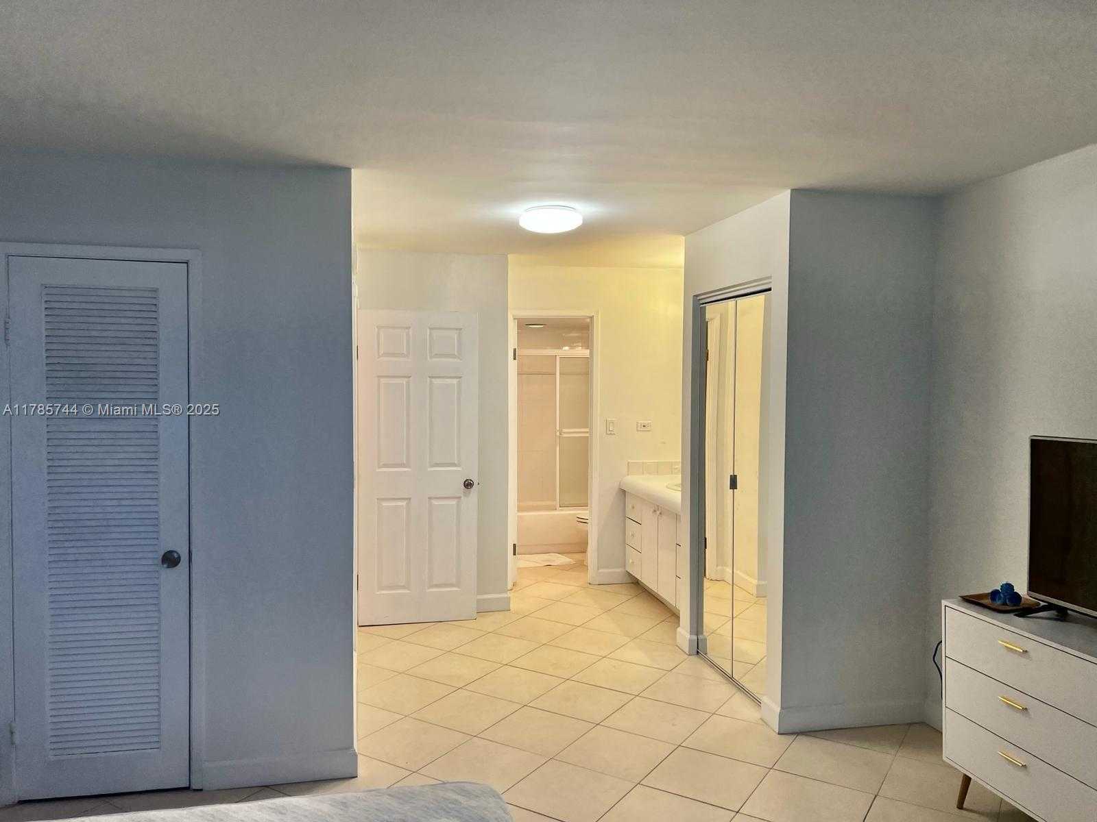 Small Image of 7135 COLLINS AVE #702, Miami Beach Number 57