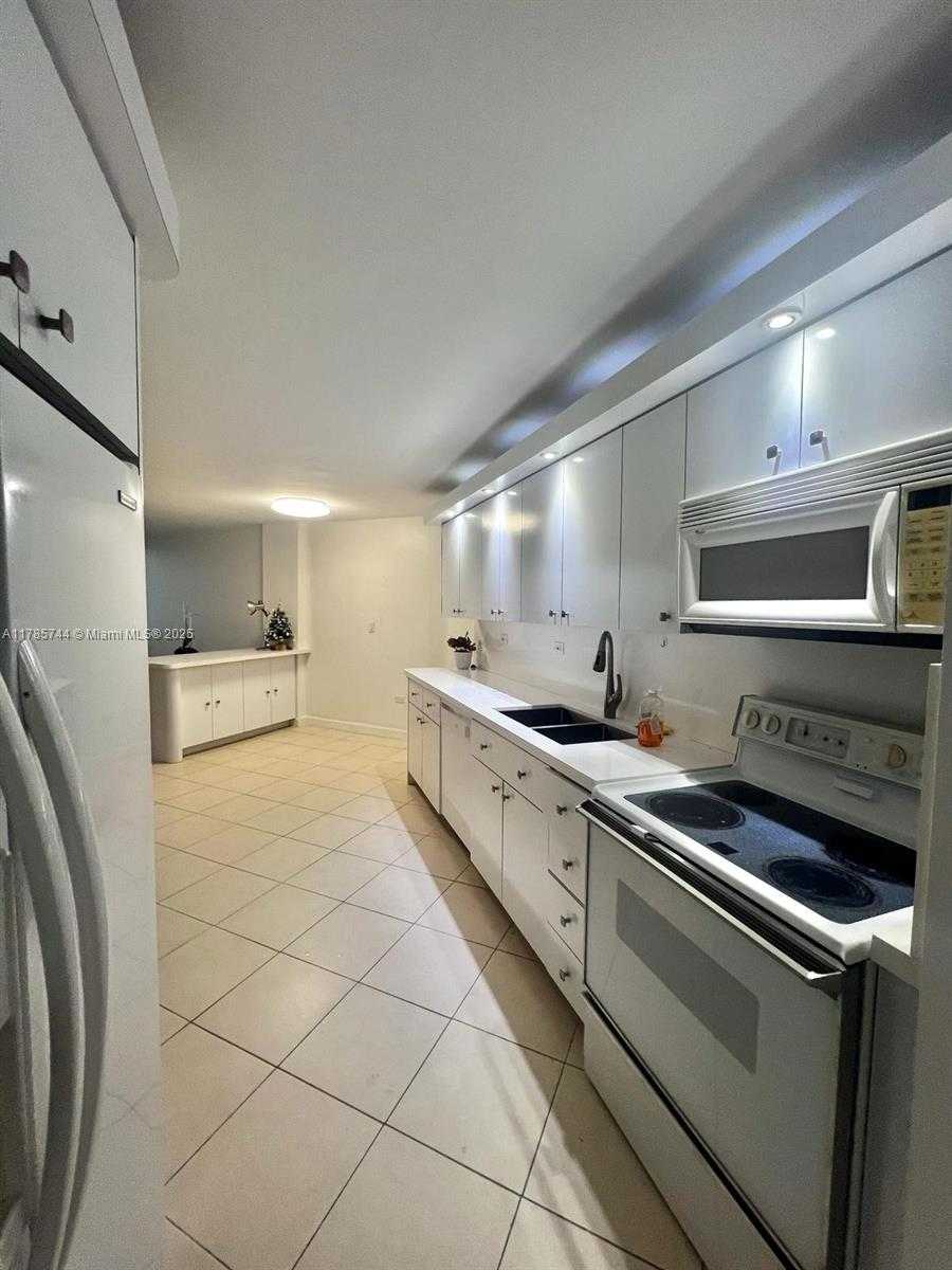 Small Image of 7135 COLLINS AVE #702, Miami Beach Number 58