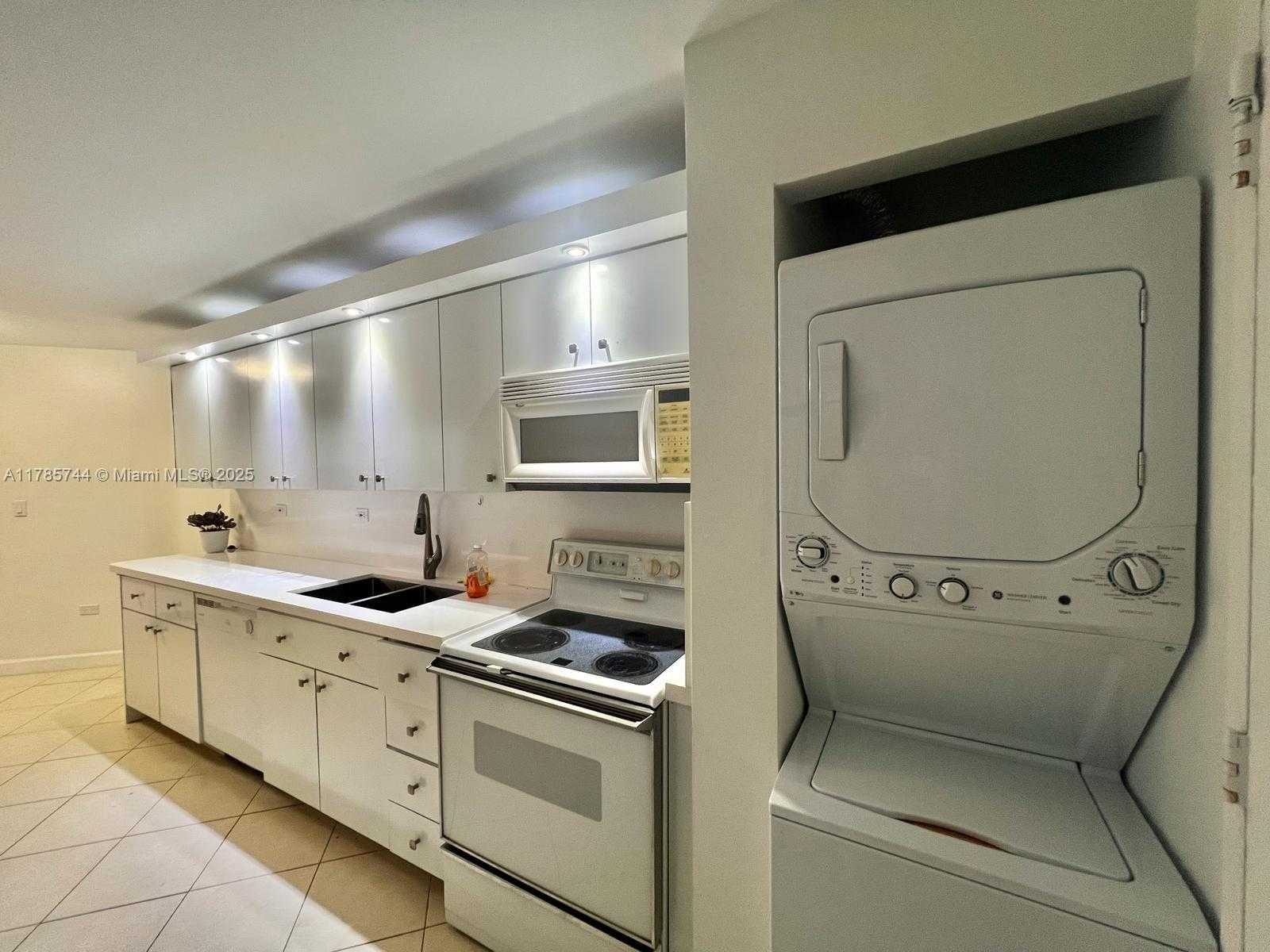 Small Image of 7135 COLLINS AVE #702, Miami Beach Number 60
