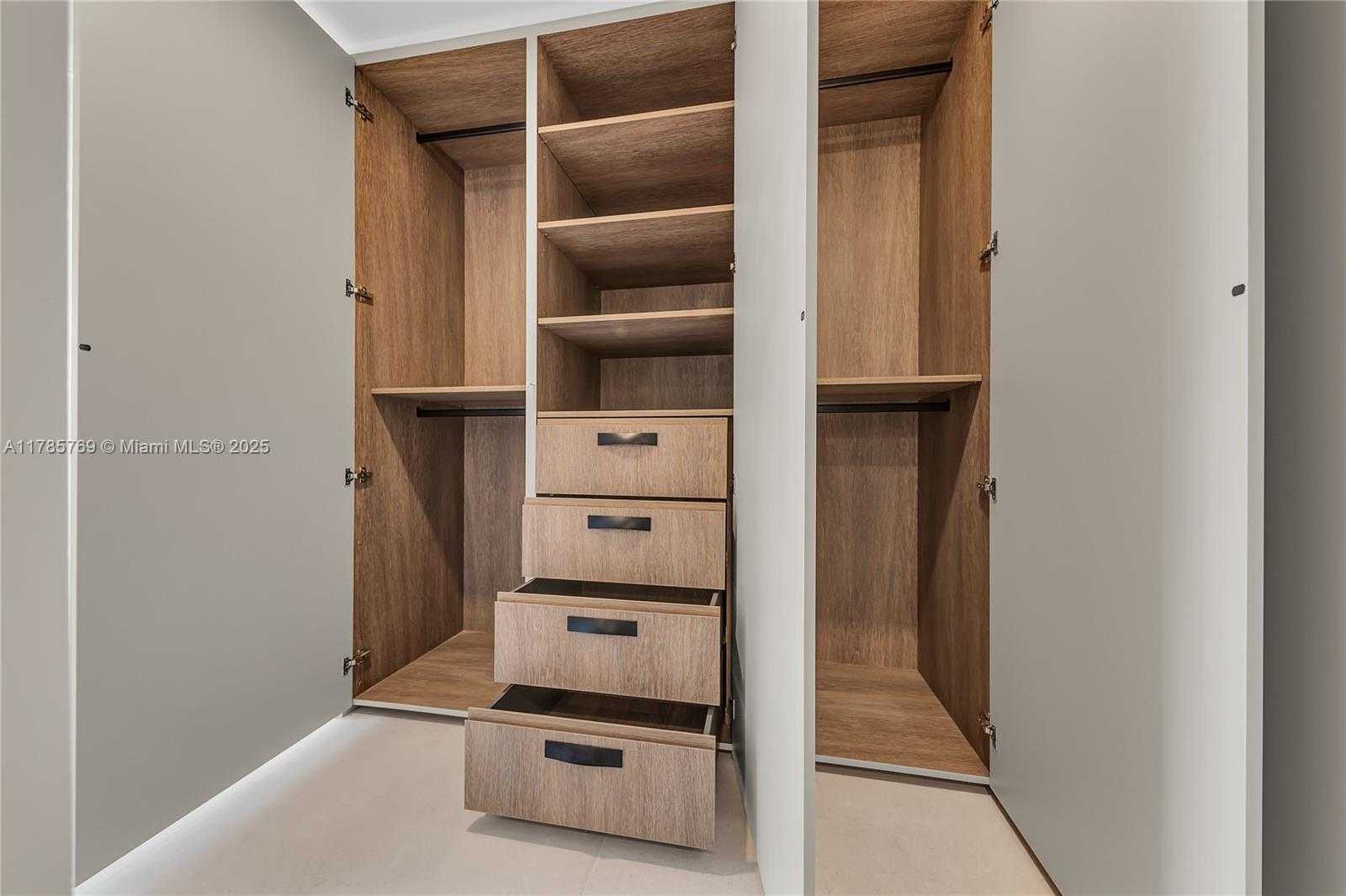 Small Image of 3535 SOUTH OCEAN DR #1003, Hollywood Number 34