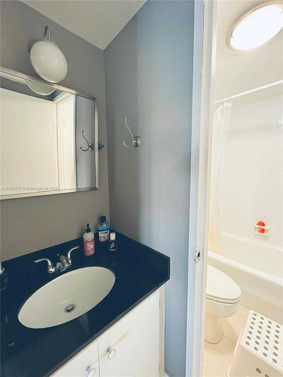 Small Image of 500 THREE ISLANDS BLVD #802, Hallandale Beach Number 14