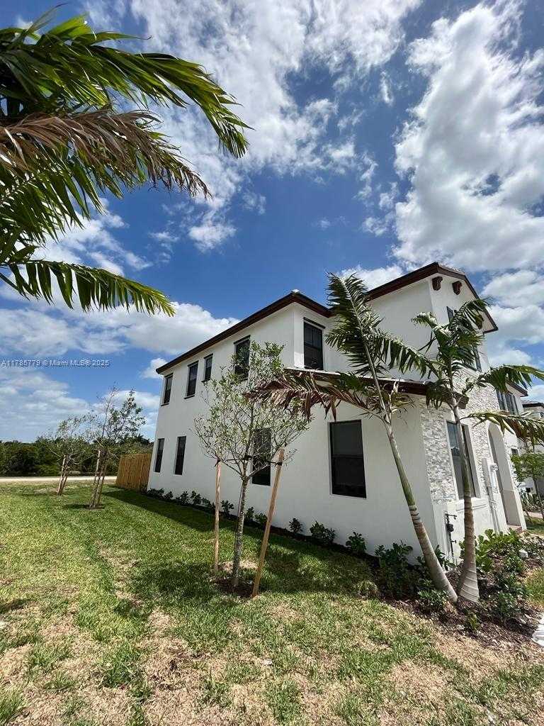 Small Image of 10025 SOUTH WEST 228TH TER #10025, Miami Number 2