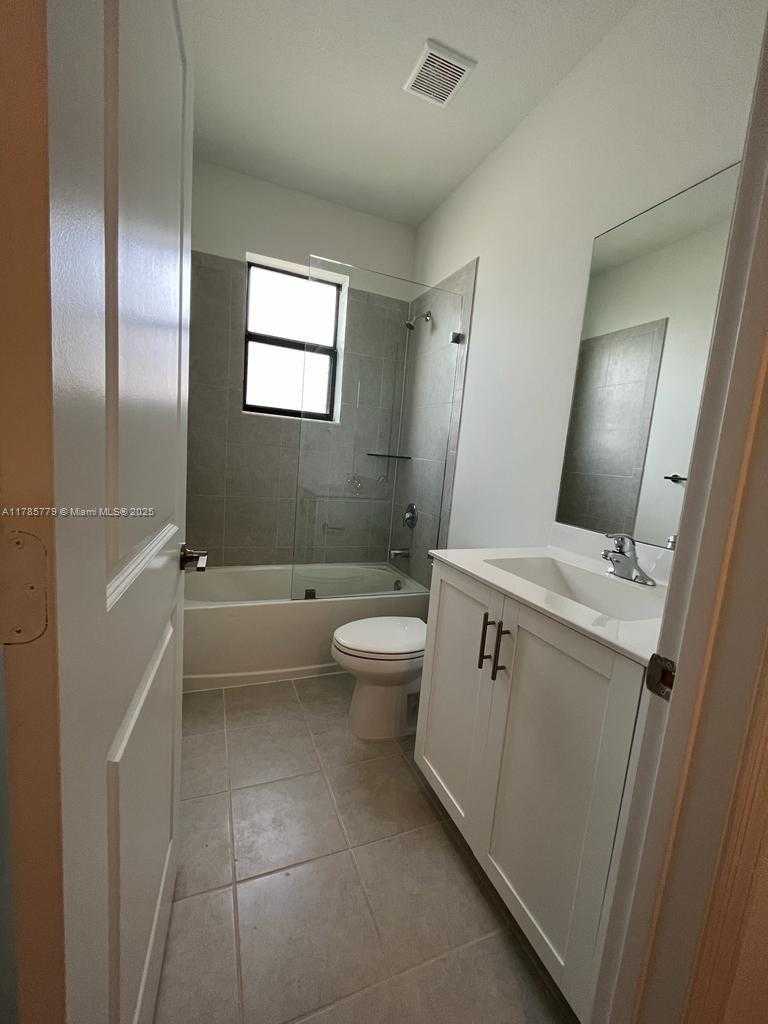 Small Image of 10025 SOUTH WEST 228TH TER #10025, Miami Number 22