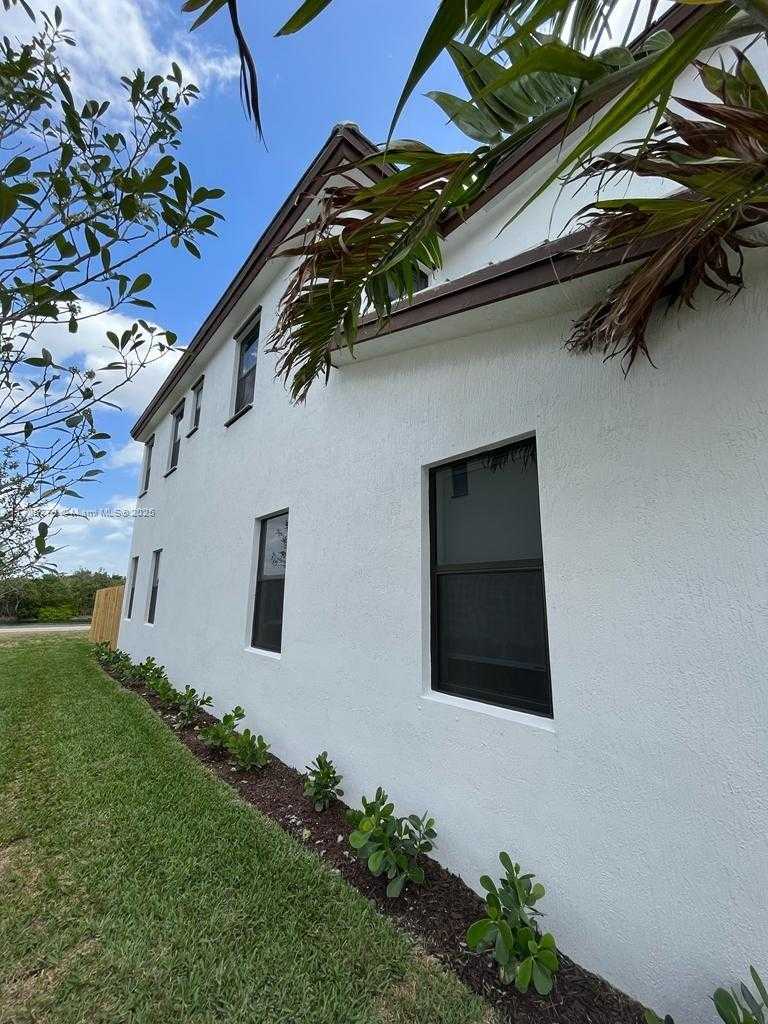 Small Image of 10025 SOUTH WEST 228TH TER #10025, Miami Number 4
