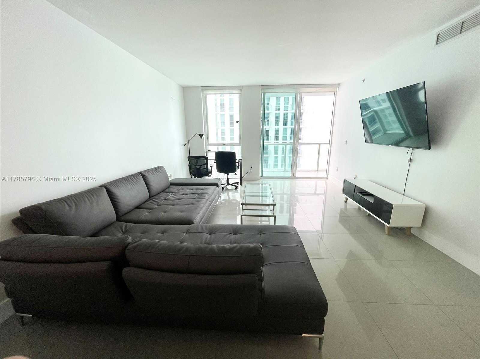 Small Image of 253 NE 2nd St, Miami, FL 33132, USA Number 11