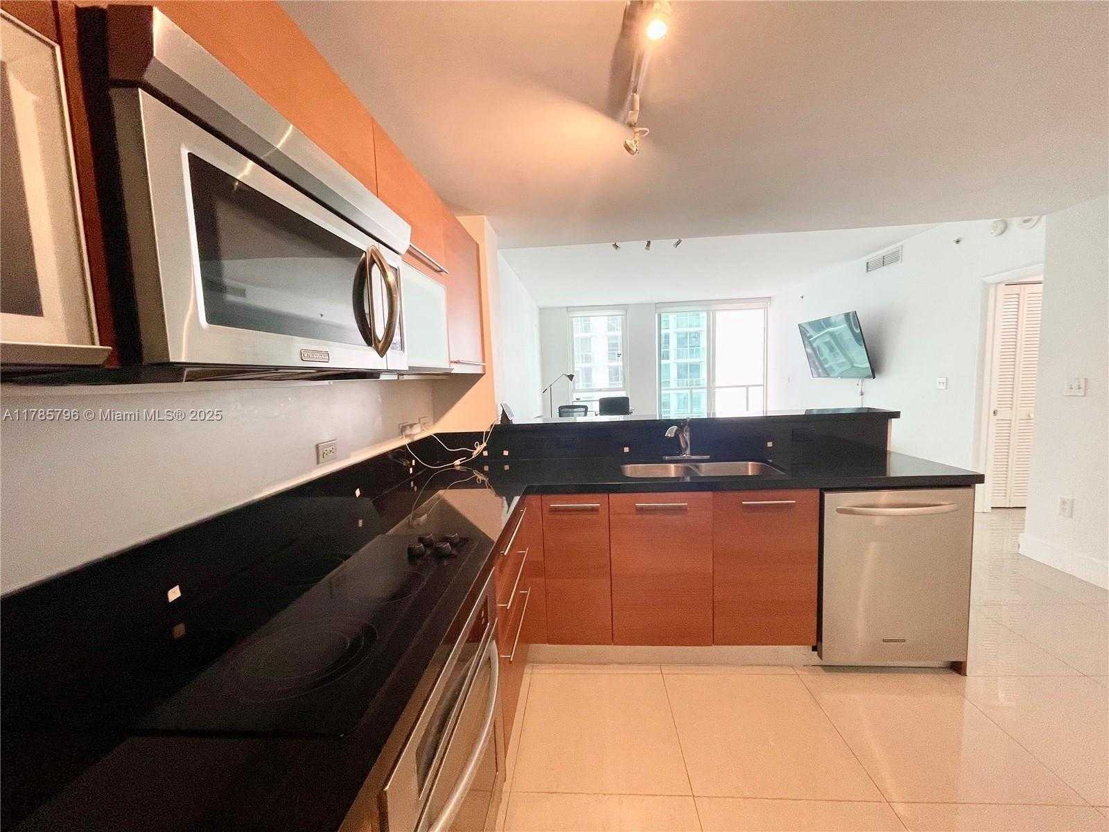 Small Image of 253 NE 2nd St, Miami, FL 33132, USA Number 16
