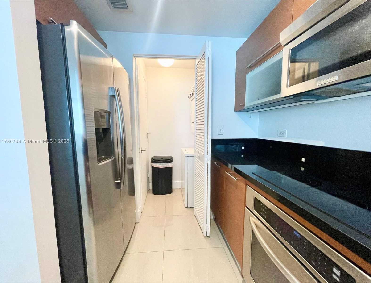 Small Image of 253 NE 2nd St, Miami, FL 33132, USA Number 17