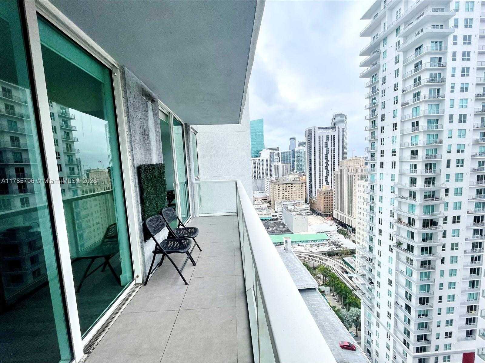Small Image of 253 NE 2nd St, Miami, FL 33132, USA Number 2