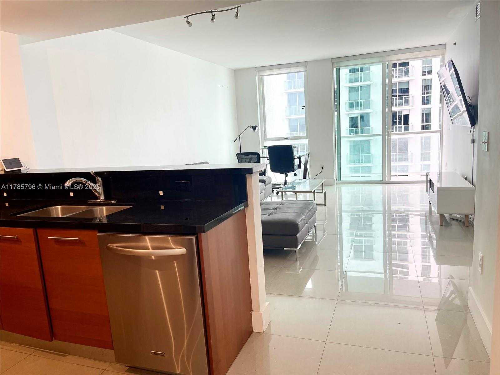Small Image of 253 NE 2nd St, Miami, FL 33132, USA Number 20