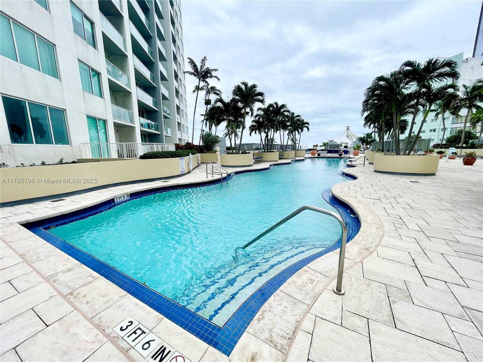 Small Image of 253 NE 2nd St, Miami, FL 33132, USA Number 37