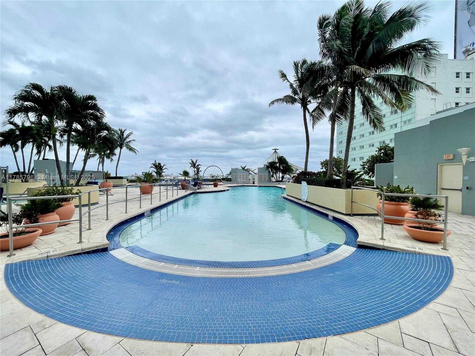 Small Image of 253 NE 2nd St, Miami, FL 33132, USA Number 40