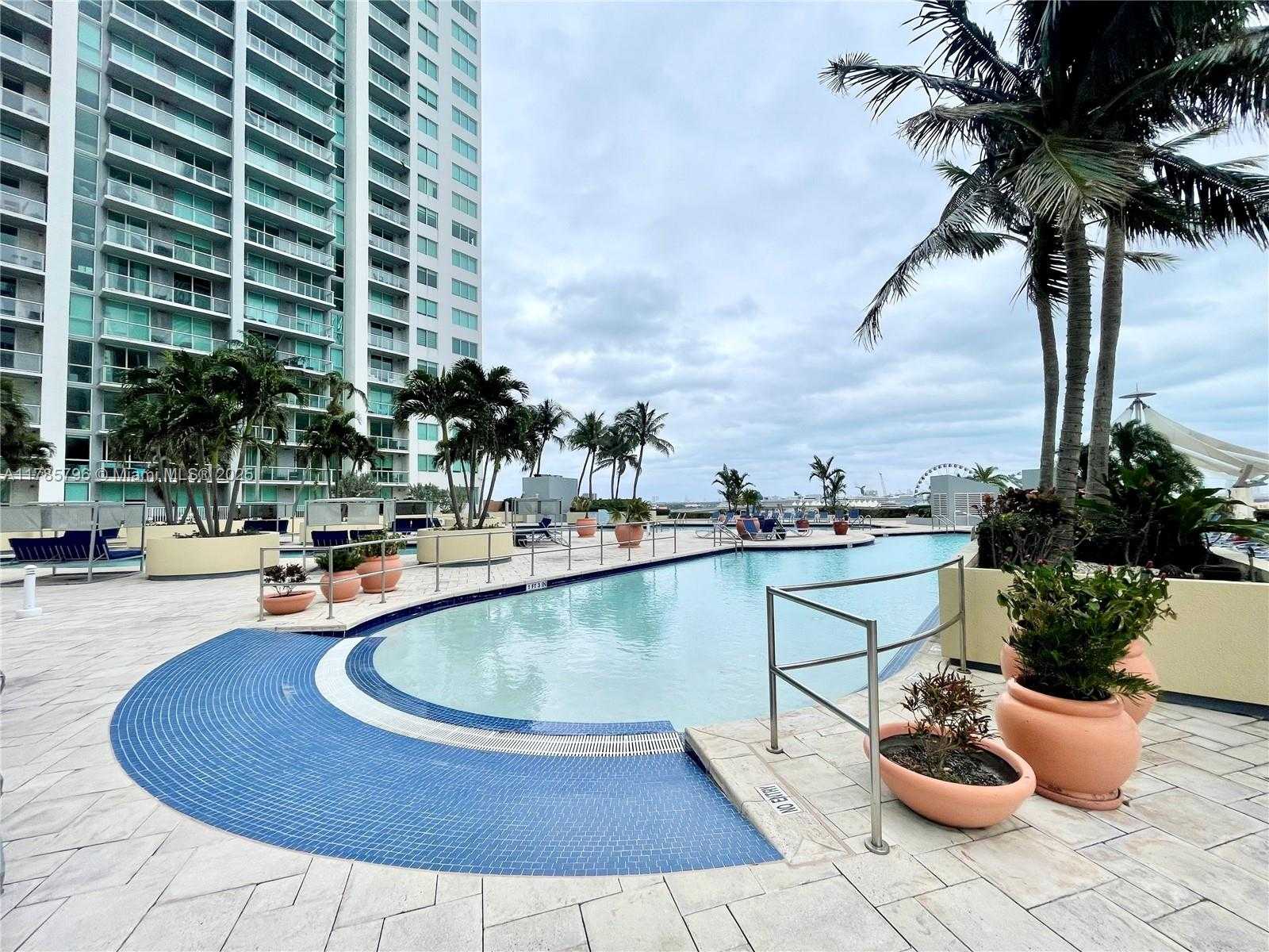Small Image of 253 NE 2nd St, Miami, FL 33132, USA Number 41