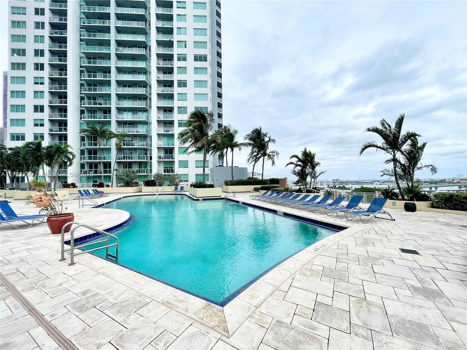 Small Image of 253 NE 2nd St, Miami, FL 33132, USA Number 43