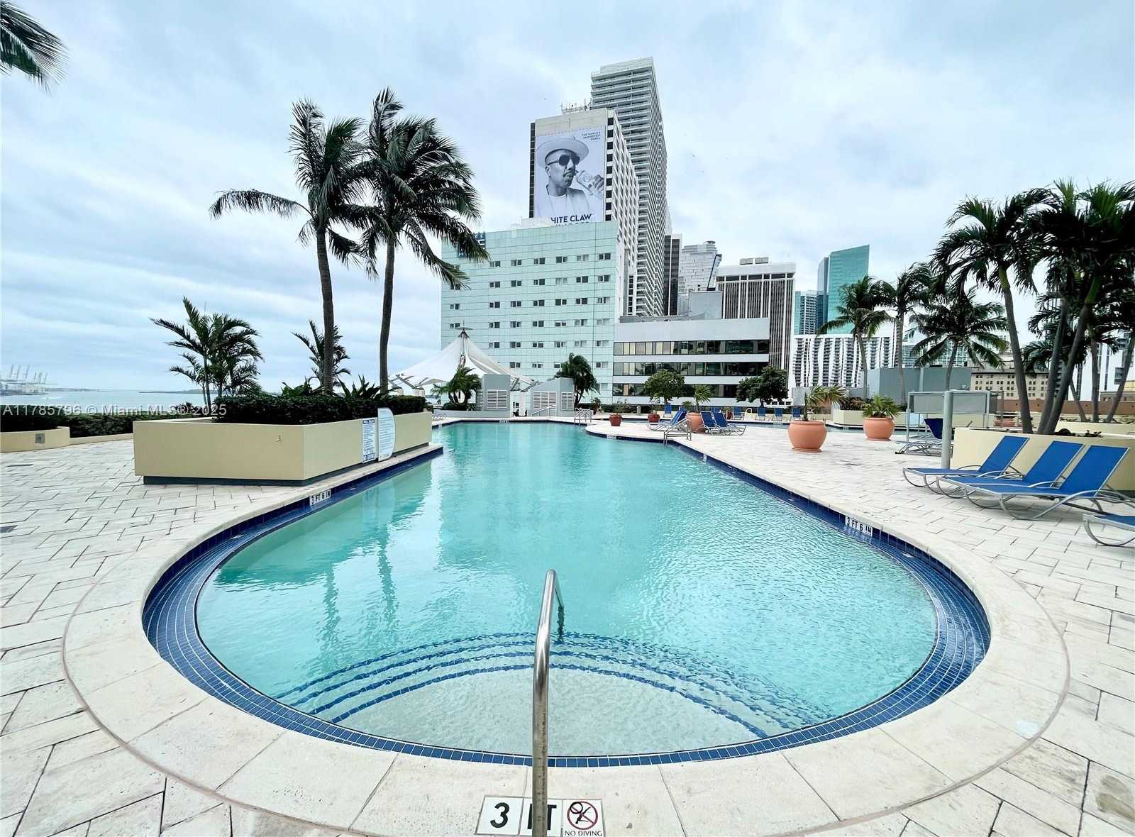 Small Image of 253 NE 2nd St, Miami, FL 33132, USA Number 46