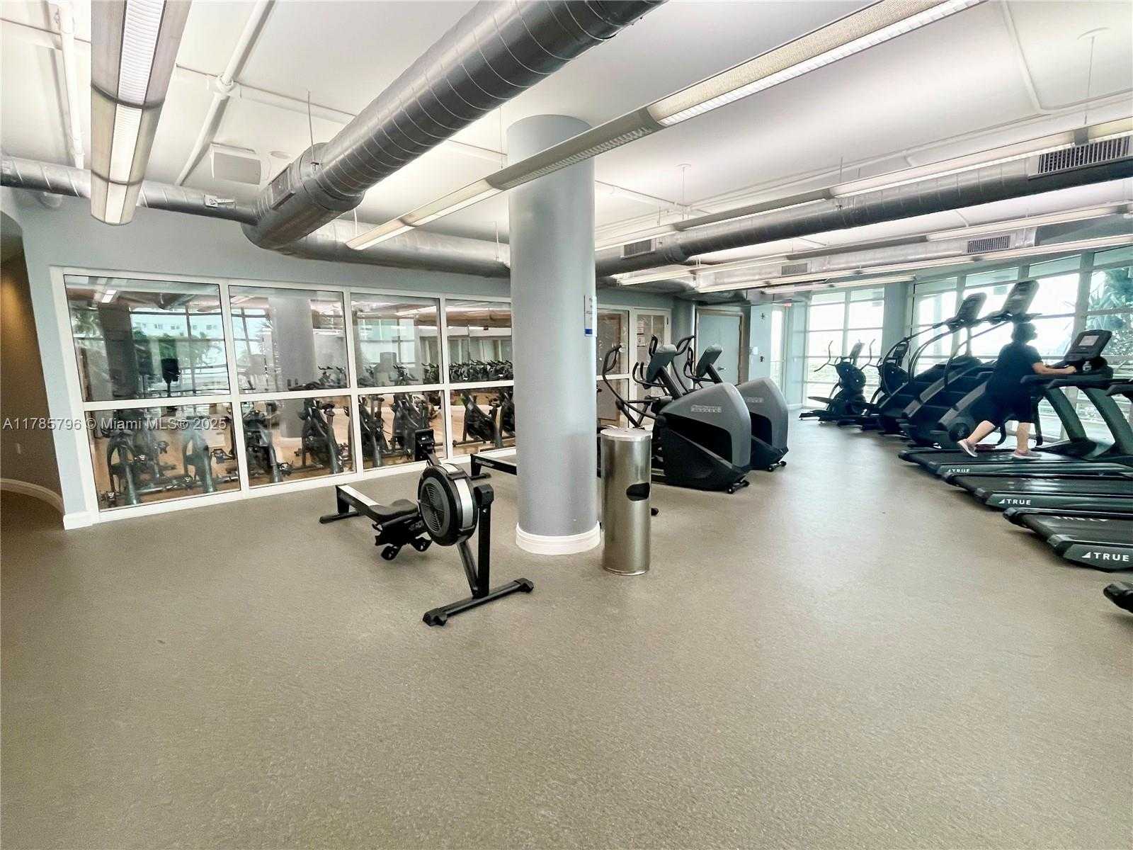 Small Image of 253 NE 2nd St, Miami, FL 33132, USA Number 49