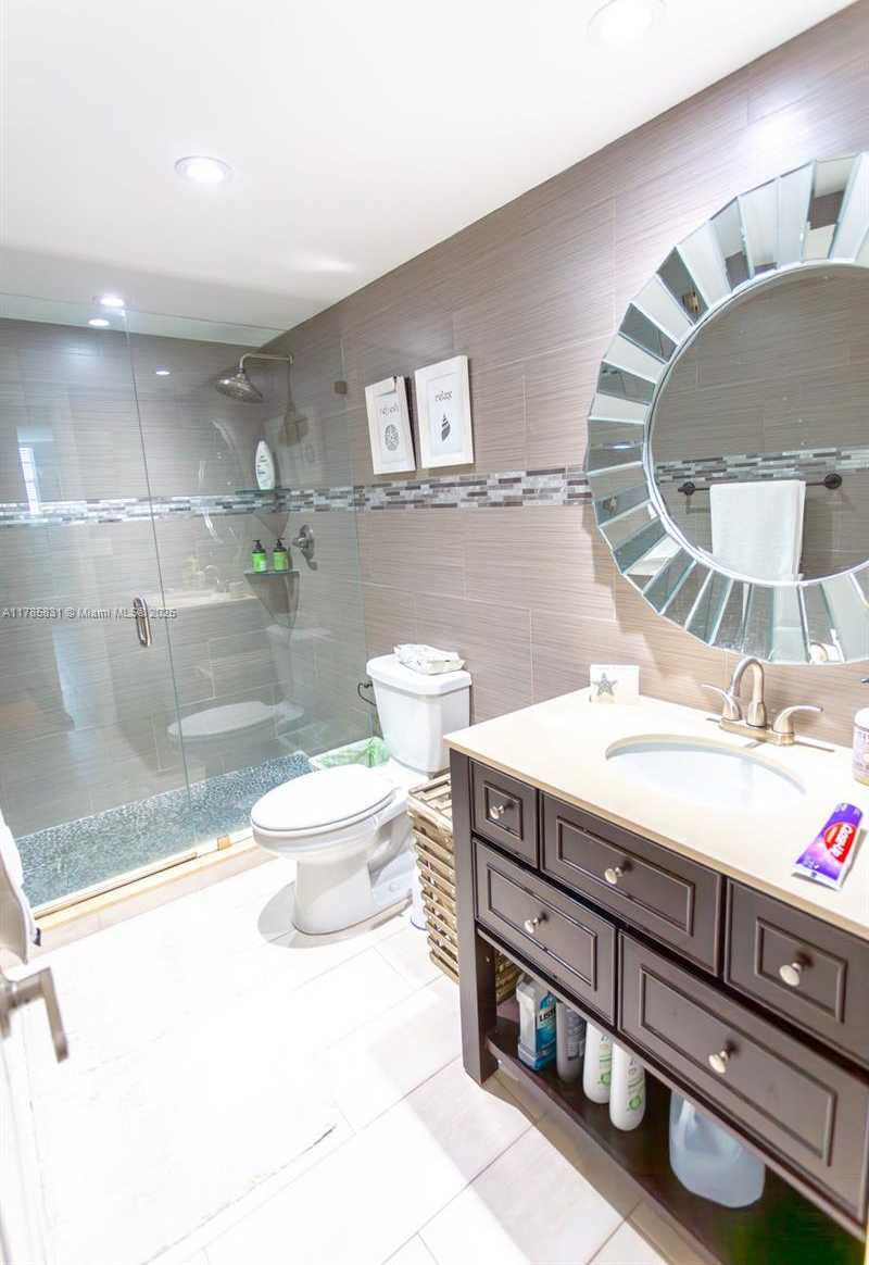 Small Image of 19370 COLLINS AVE #1403, Sunny Isles Beach Number 11