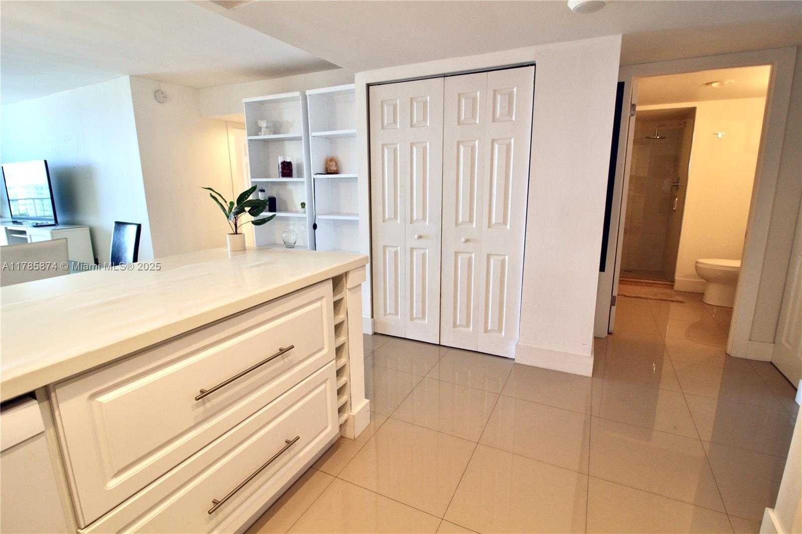 Small Image of 1865 SOUTH OCEAN DR #8I, Hallandale Beach Number 11