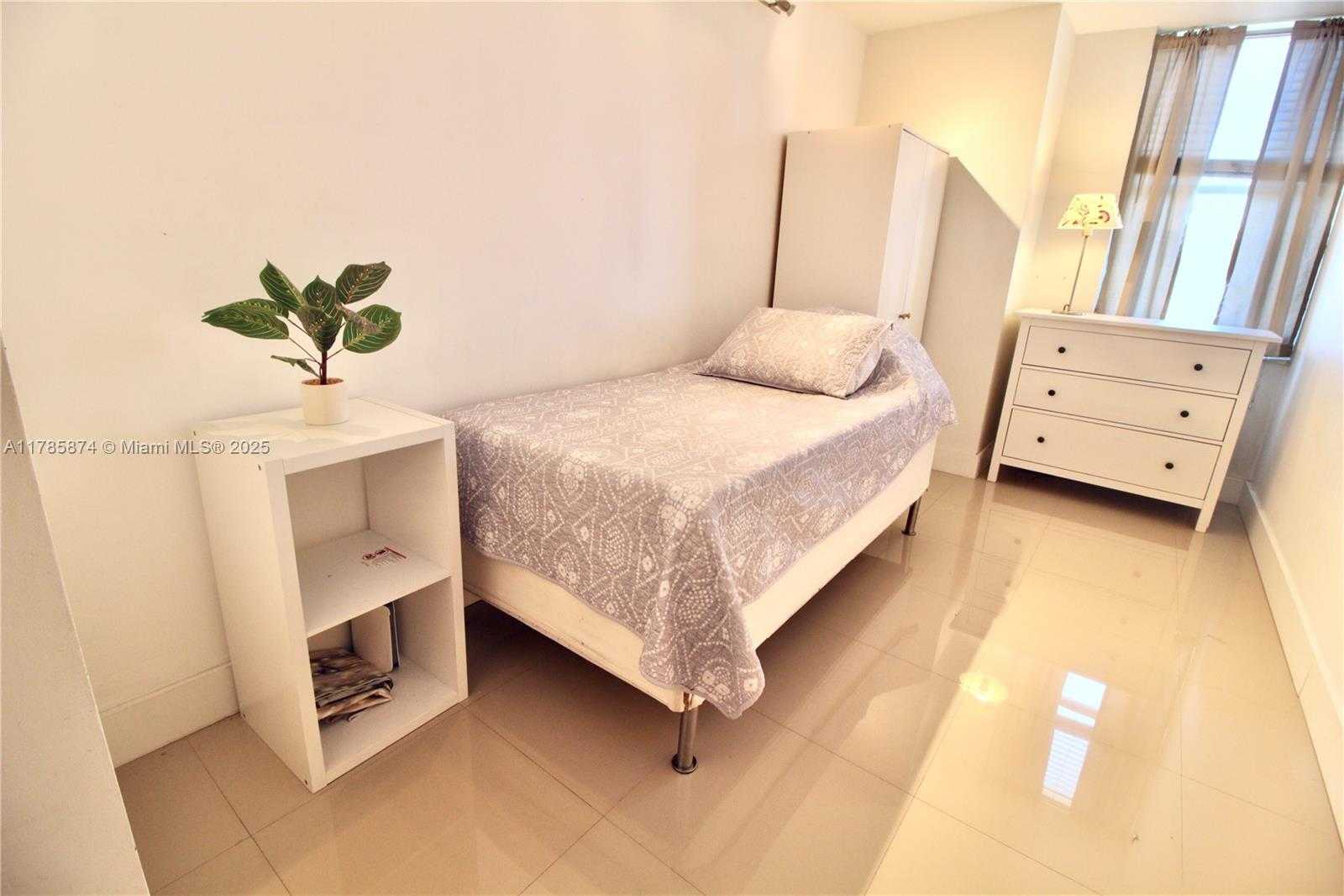 Small Image of 1865 SOUTH OCEAN DR #8I, Hallandale Beach Number 15