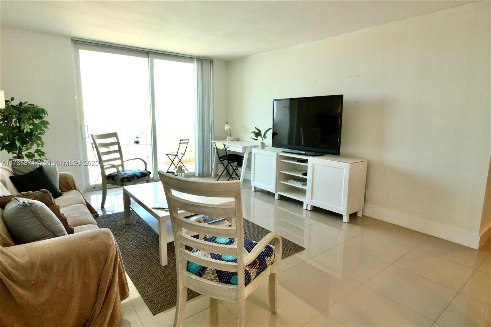 Small Image of 1865 SOUTH OCEAN DR #8I, Hallandale Beach Number 5