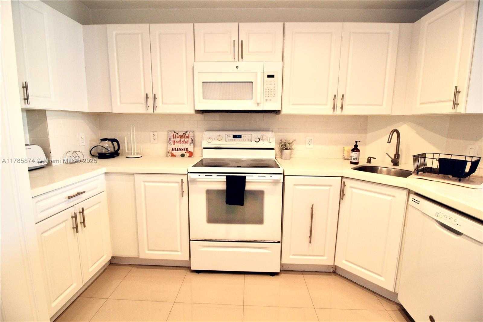 Small Image of 1865 SOUTH OCEAN DR #8I, Hallandale Beach Number 8