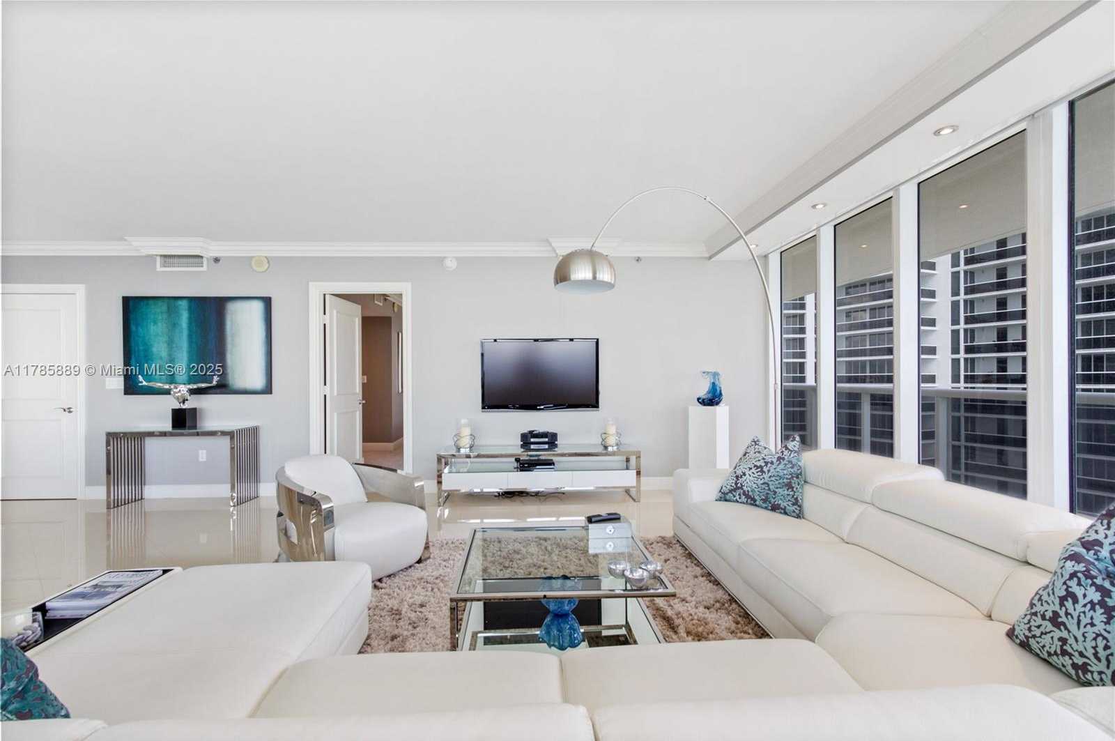Small Image of 1830 SOUTH OCEAN DR #3401, Hallandale Beach Number 4
