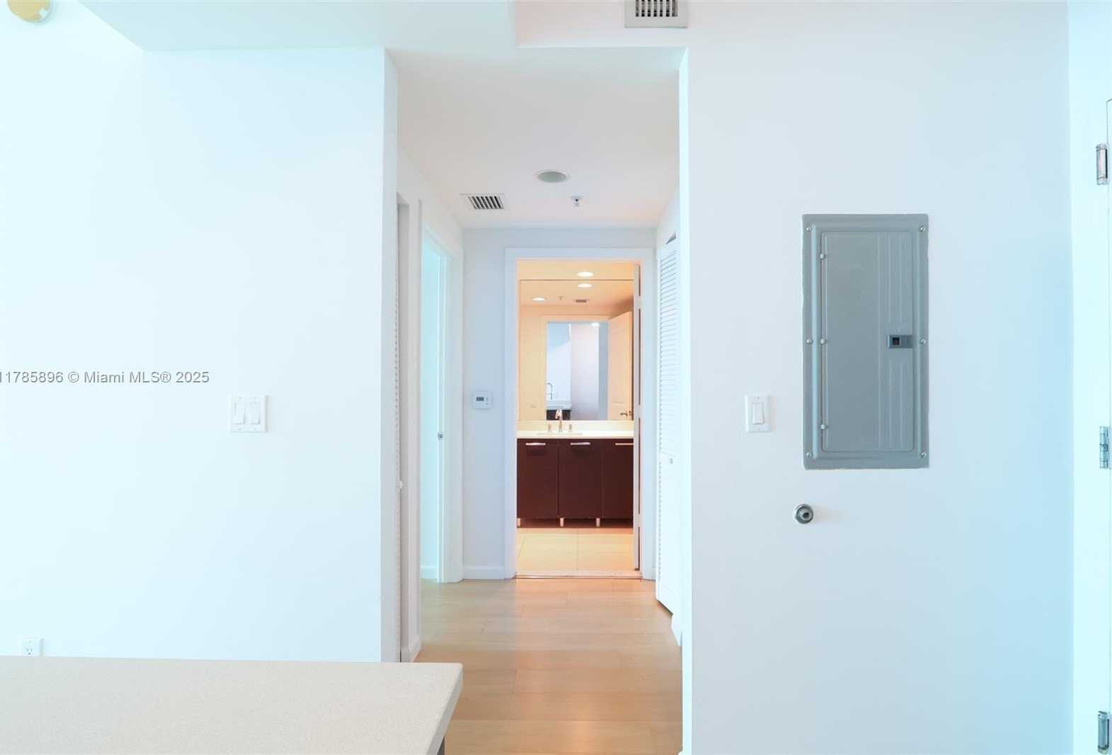 Small Image of 333 #1411, Miami Number 10