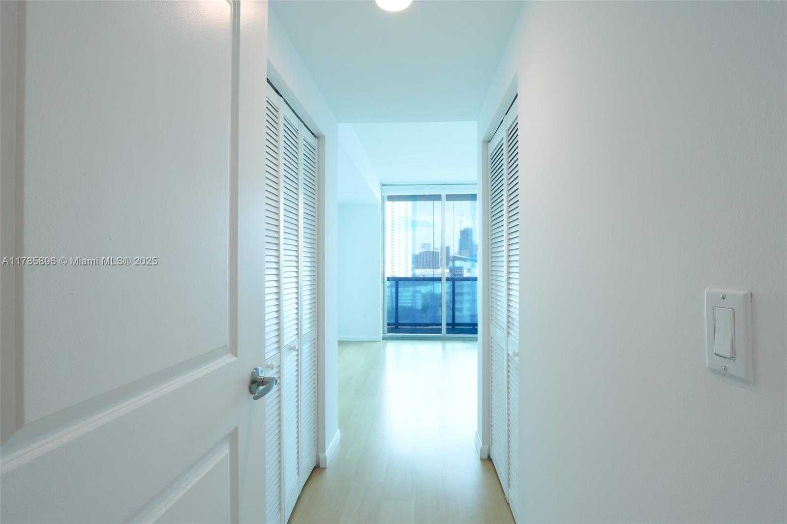 Small Image of 333 #1411, Miami Number 11