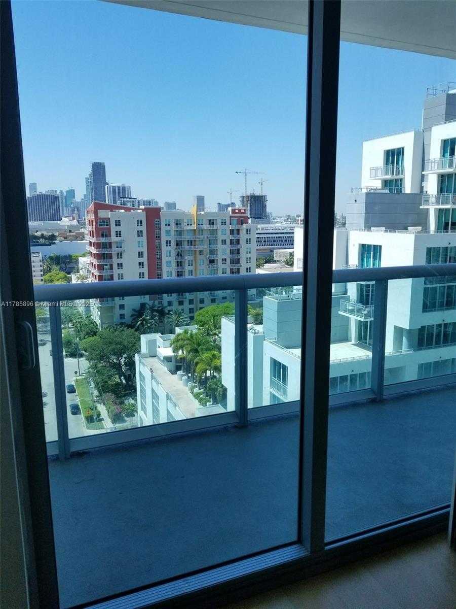 Small Image of 333 #1411, Miami Number 17