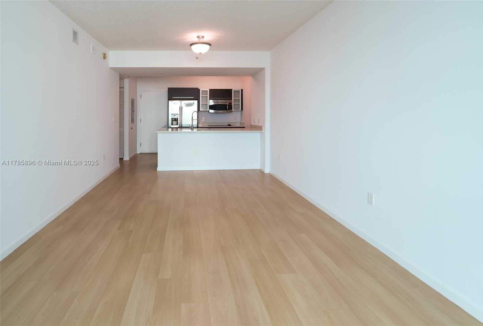 Small Image of 333 #1411, Miami Number 7