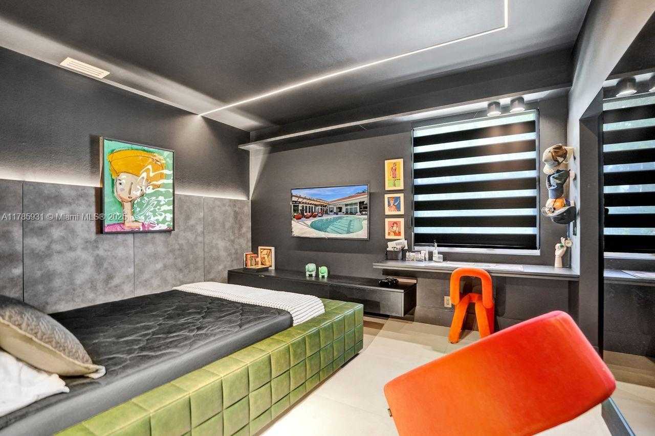 Imagen de Pequeño Objeto