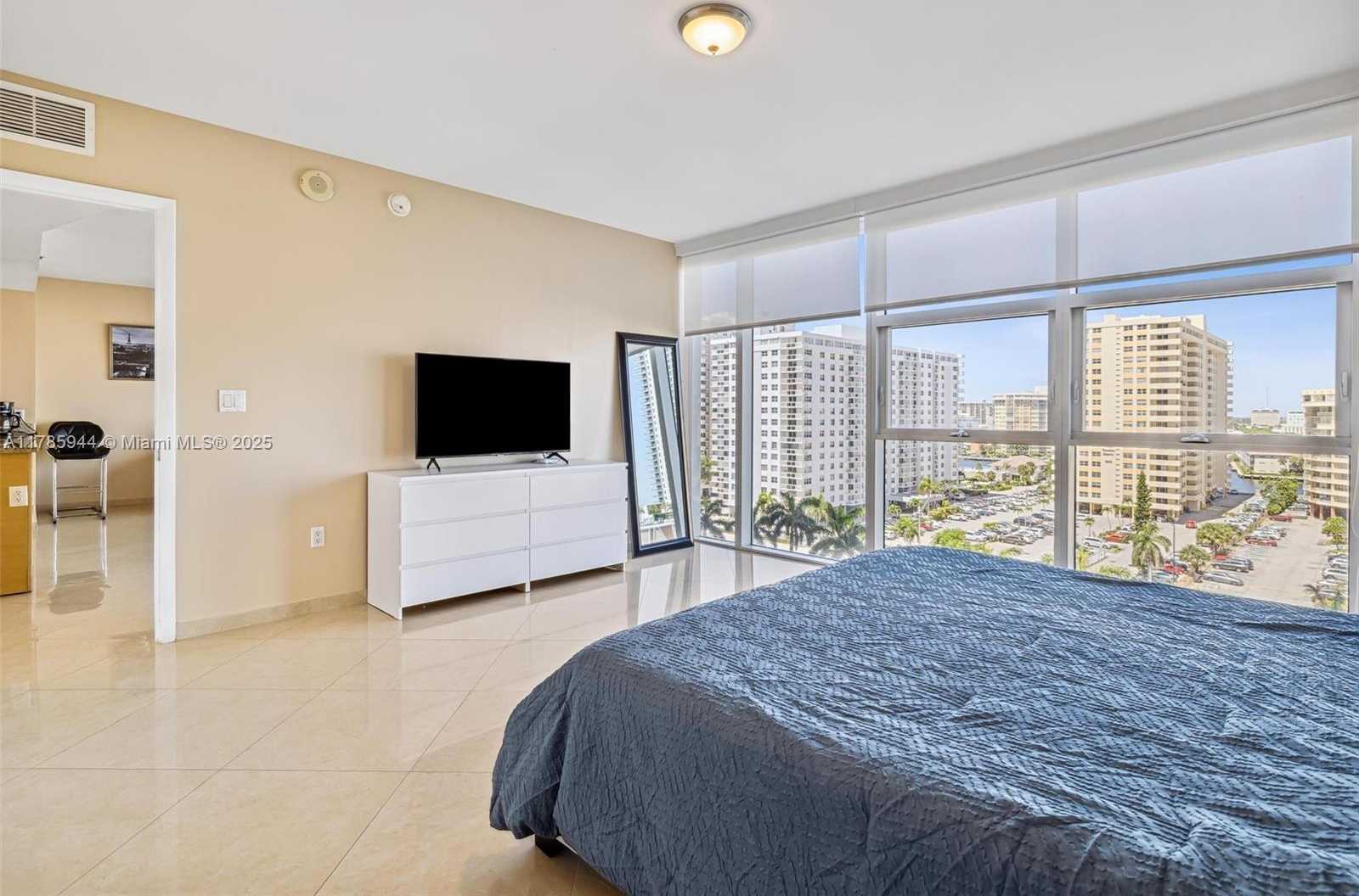 Small Image of 1830 SOUTH OCEAN DR #907, Hallandale Beach Number 8